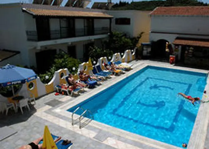 Lefkimi Hotel 2*