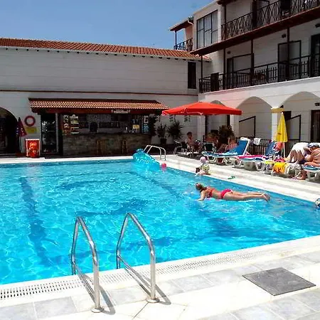 Lefkimi Hotel