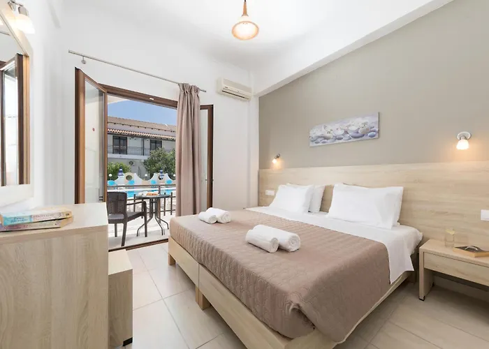 Lefkimi Hotel