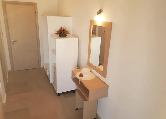 Hotel Lefkimi 2*