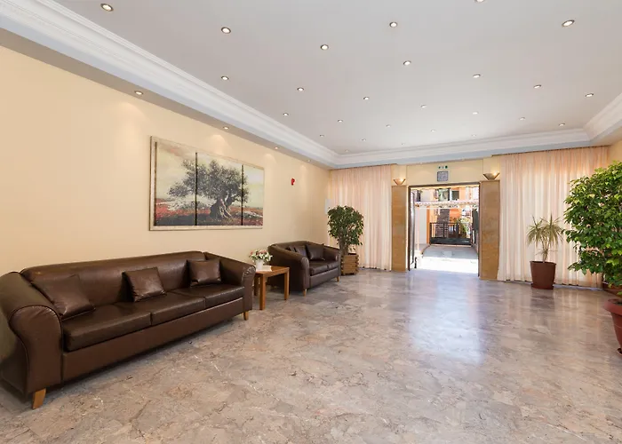 Lefkimi Hotel