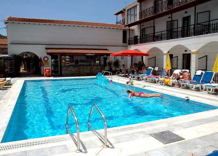 Lefkimi Hotel