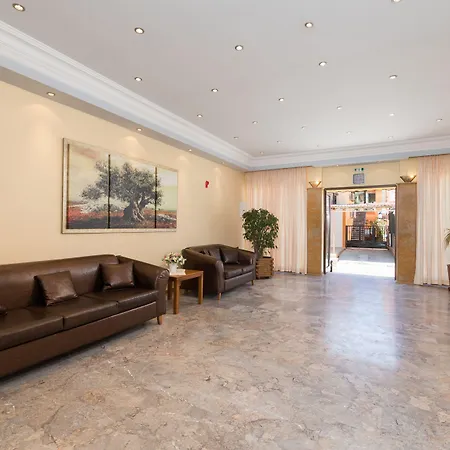 Lefkimi Hotel